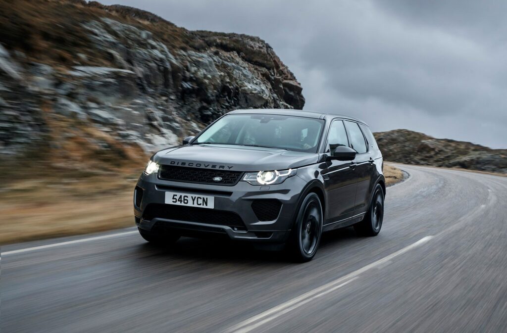Новый Land Rover Discovery Sport адаптировали к русской зиме