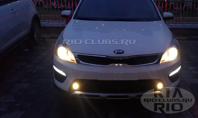Опубликованы первые «живые» снимки нового Kia Rio X-line для России