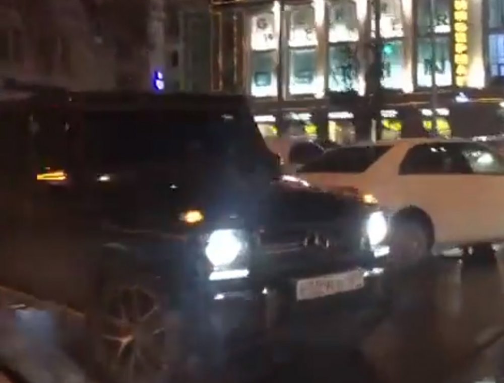 ДТП "премиум-класса" - в центре Ростова столкнулись 4 люксовых авто