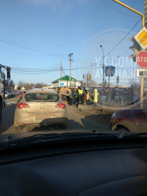 "Переворот" маршрутки в Астрахани, есть пострадавшие