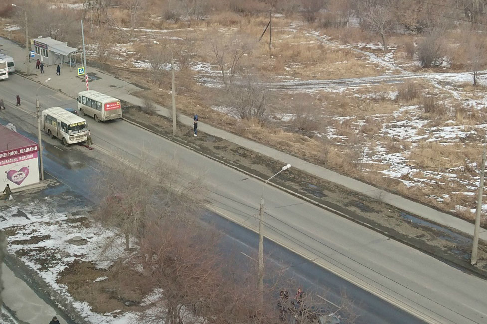 Девушку в наушниках насмерть раздавила маршрутка в Челябинске