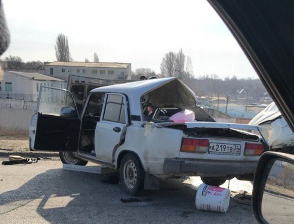 Страшное ДТП на Ангарском в Волгограде - один погибший, два пострадавших