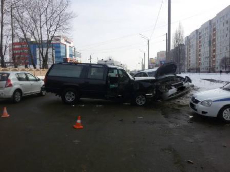28-летняя девушка пострадала в ДТП на улице Бурова в Брянске