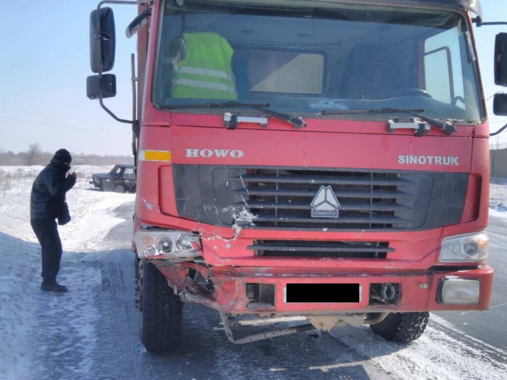 Мужчина погиб в жутком ДТП грузовика и легковушки в Орске