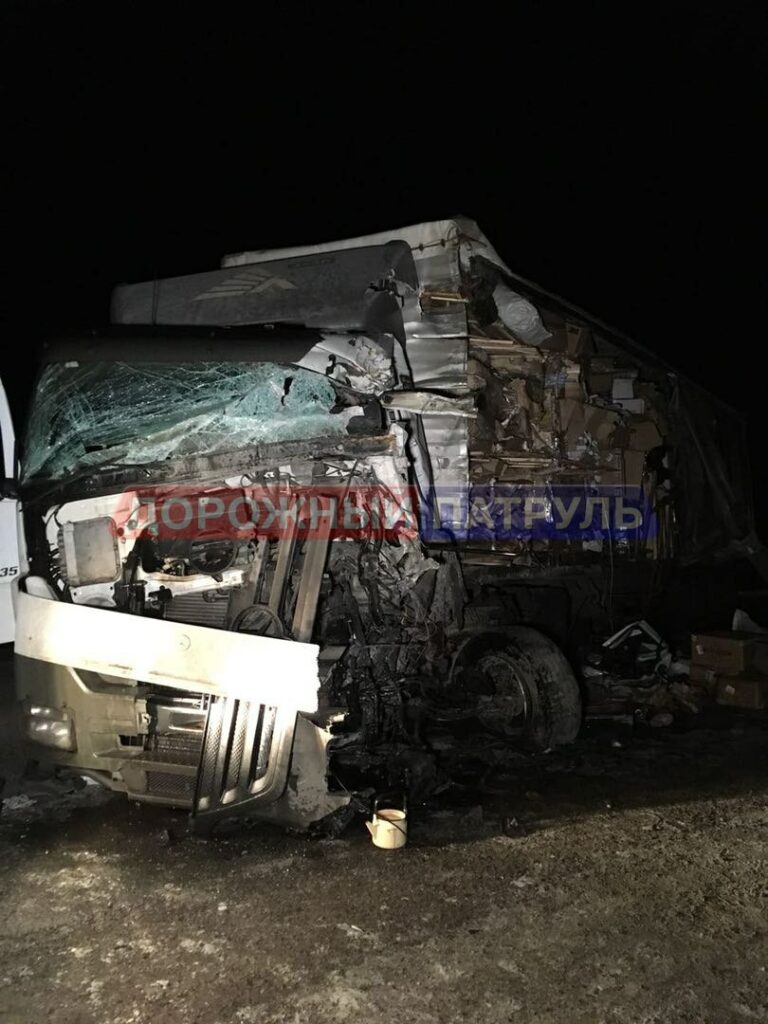 Водитель "КамАЗа" скончался в жутком ДТП в Башкирии с фурой и «ВАЗом»