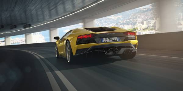 На шпионском видео‍ засветился Lamborghini Aventador SVJ 2020