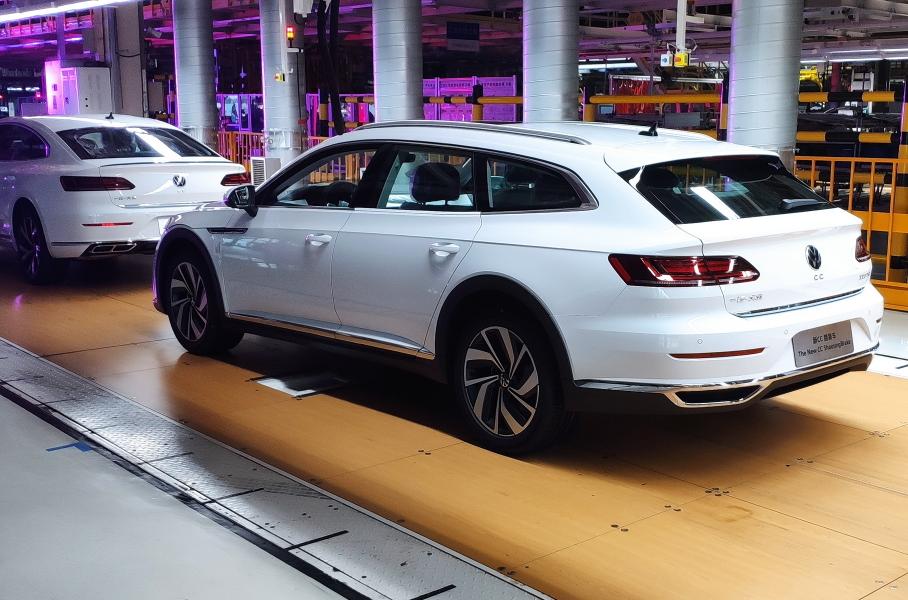 У Volkswagen в Китае появился новый стильный кросс-универсал