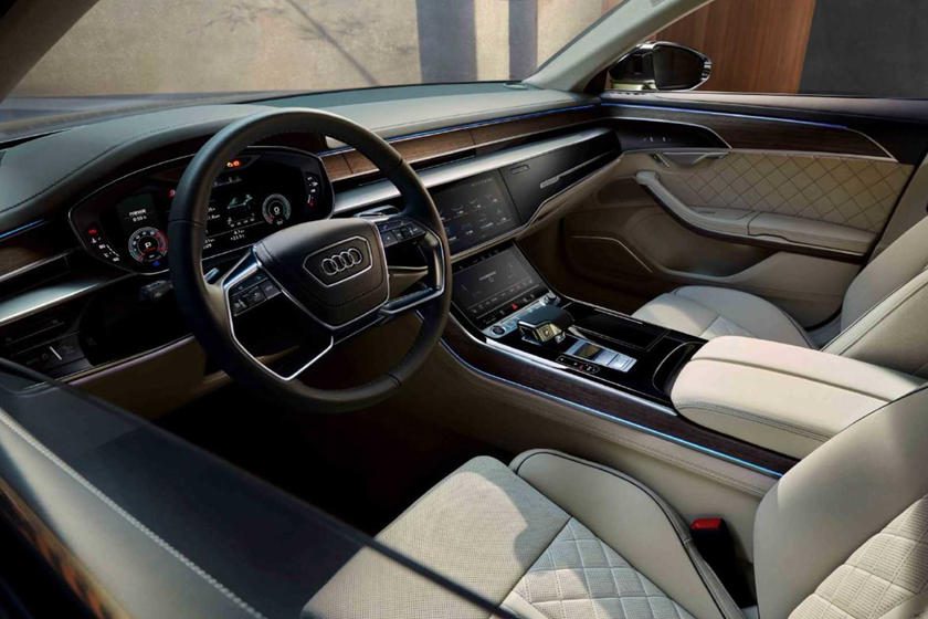 Компания Audi показала в Китае новый роскошный седан Audi А8 L Horch