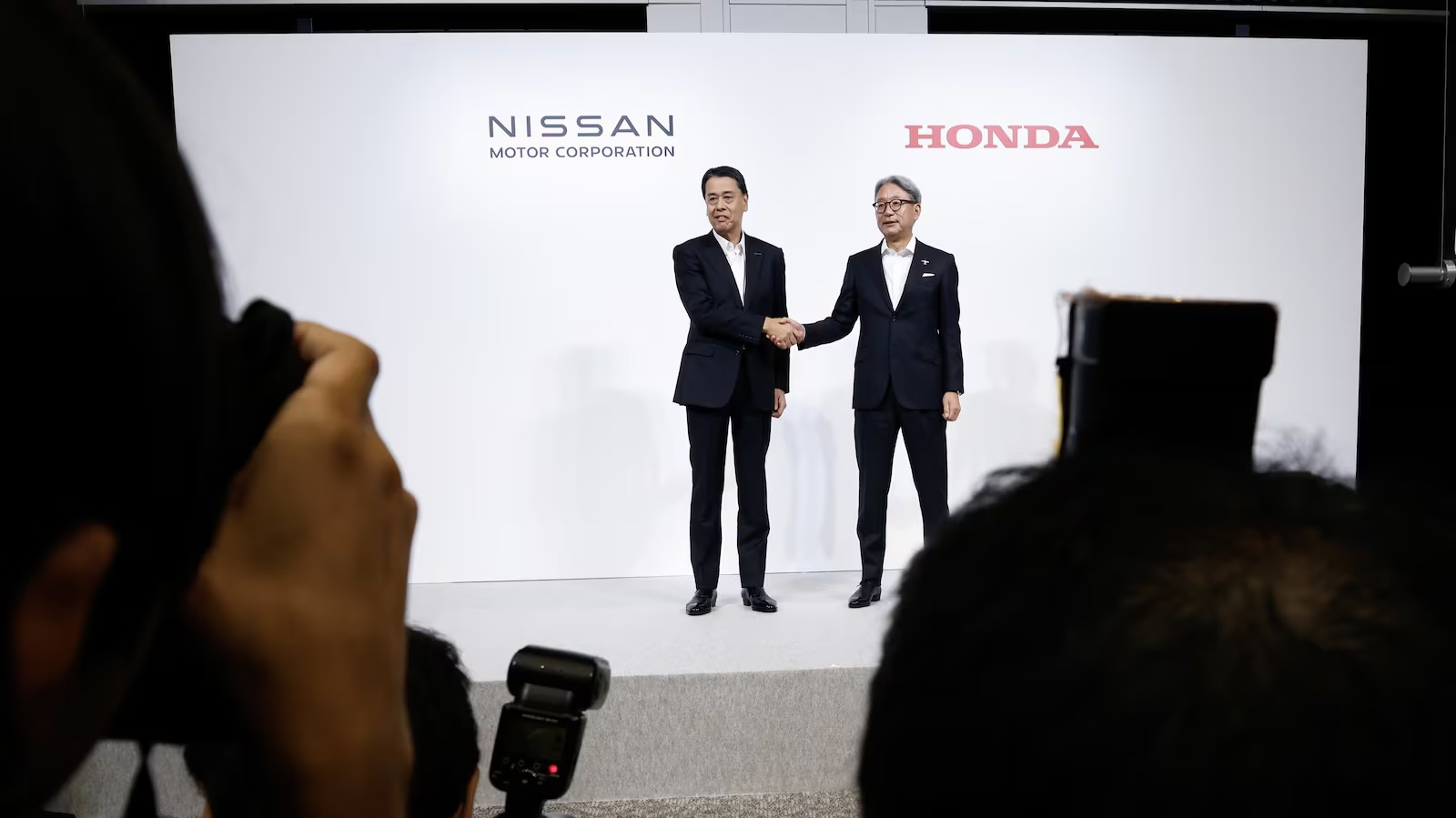 Foxconn приостанавливает интерес к Nissan на фоне переговоров о слиянии с Honda