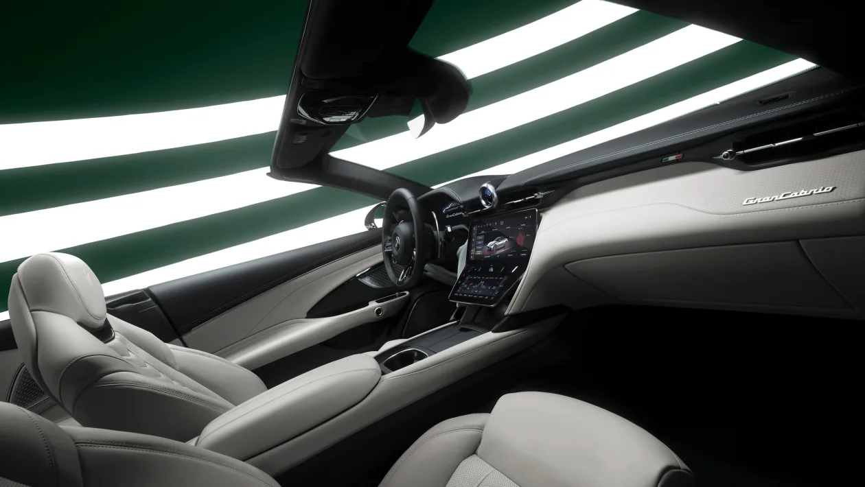 Maserati GranCabrio снижает цену на £35 тыс. с новым базовым вариантом