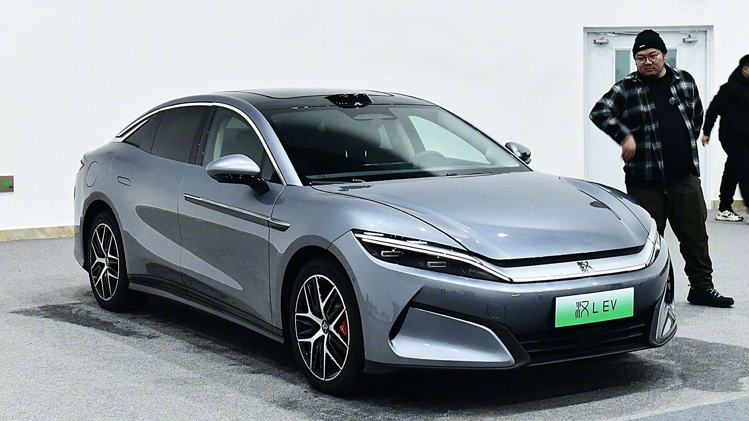 BYD Han L: электрический седан с мощностью 1,086 л.с. и запасом хода 601 км