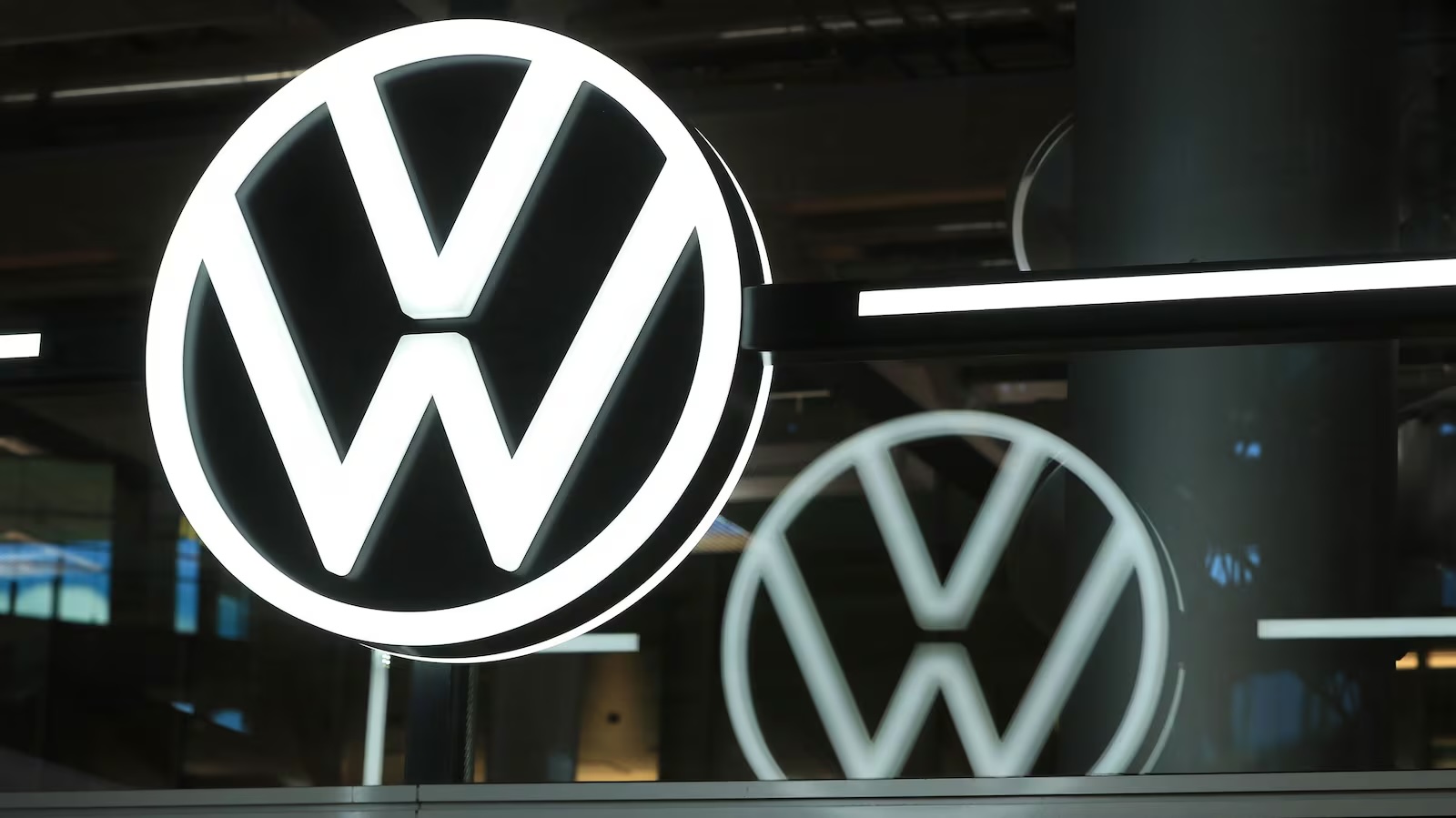Volkswagen сообщает о снижении прибыли на 40% из-за тарифов Трампа