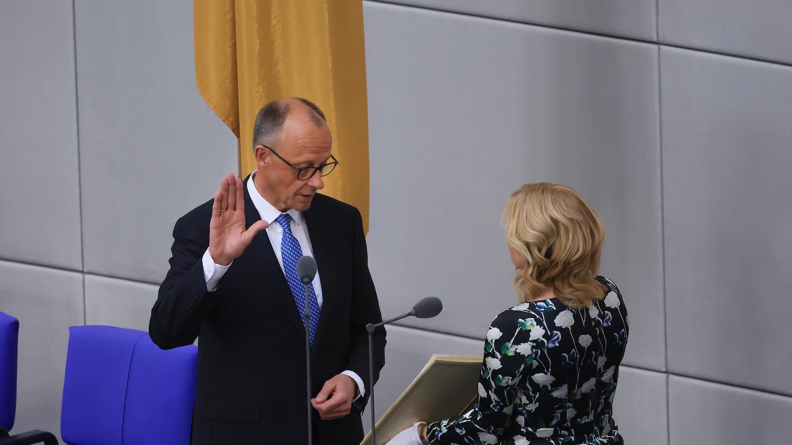 Автопром Германии ожидает от нового правительства реформ для повышения конкурентоспособности