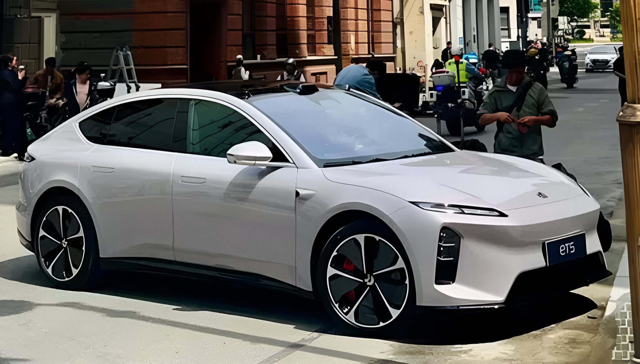 Nio ET5 2025: обновления дизайна и новая 5-нм чипсета с ИИ