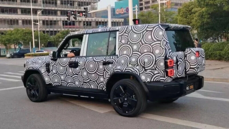 Chery представила гибридный кроссовер iCar V27 с дизайном в стиле G-Class