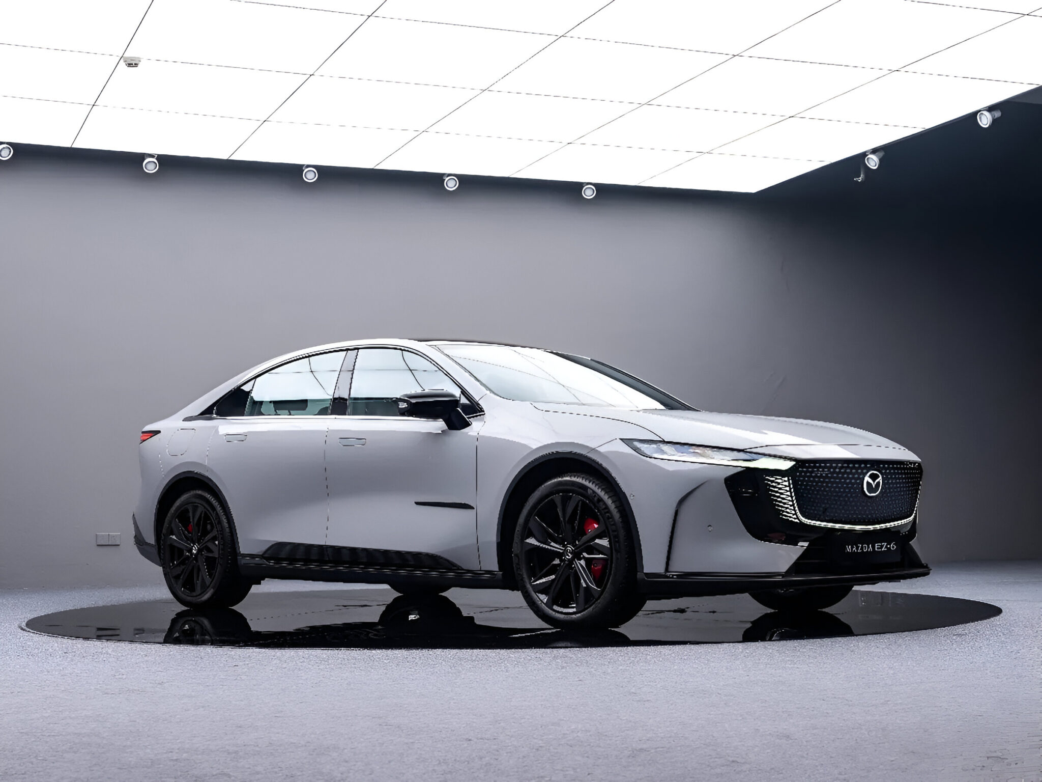 Mazda представила в Китае спортивную версию EZ-6 для молодых автолюбителей