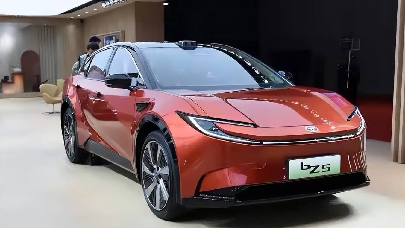 Toyota представит в Китае электрокроссовер bZ5 с батареями и мотором BYD