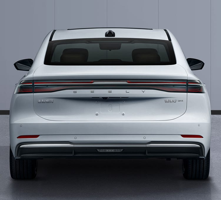 Geely представила Galaxy A7 EM-i PHEV с запасом хода более 2100 км