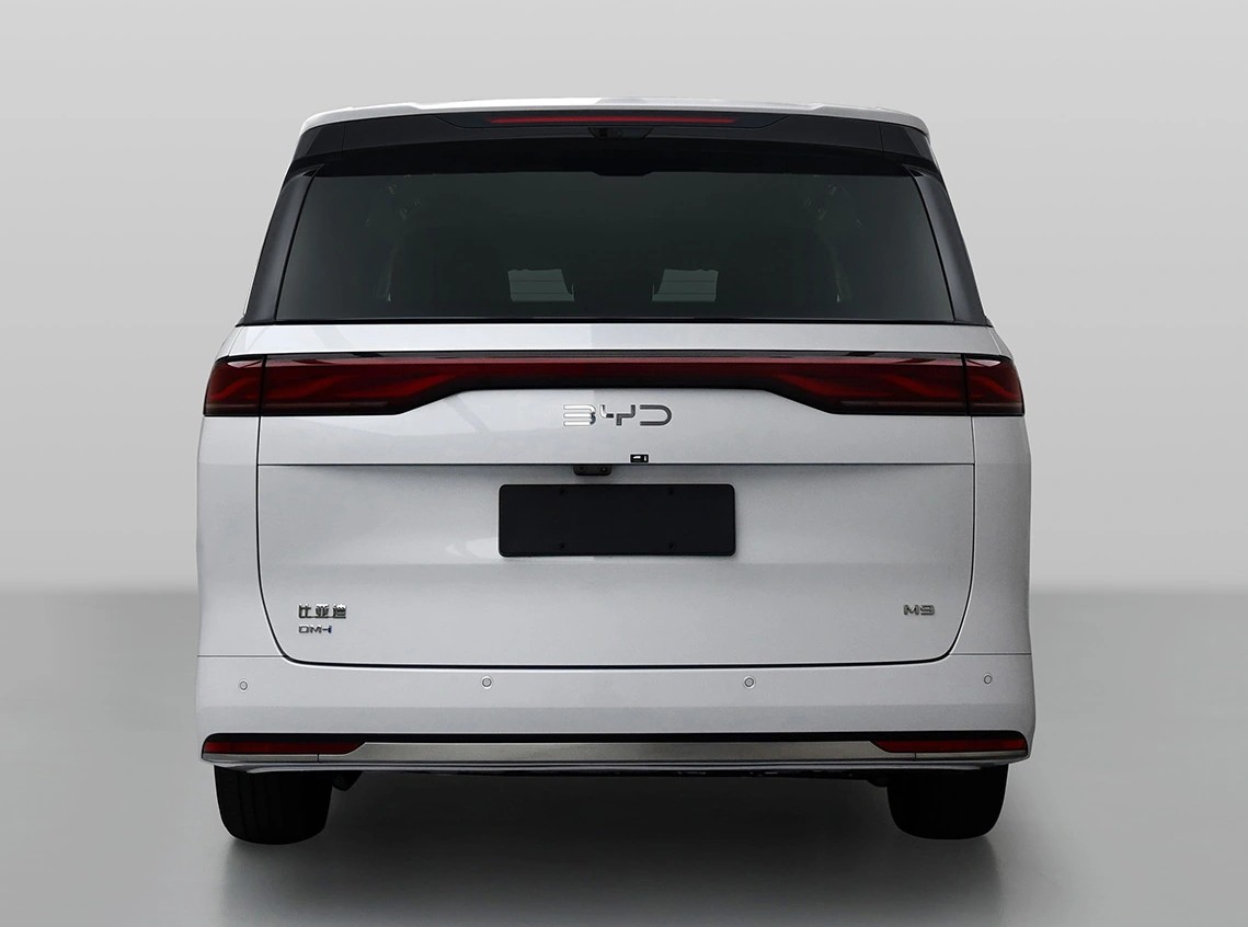 Плагин-гибрид BYD M9 представили перед запуском в Мексике