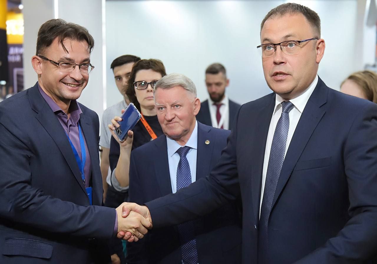 Масла «Газпромнефть-СМ» будут использовать в новейших самосвалах в России