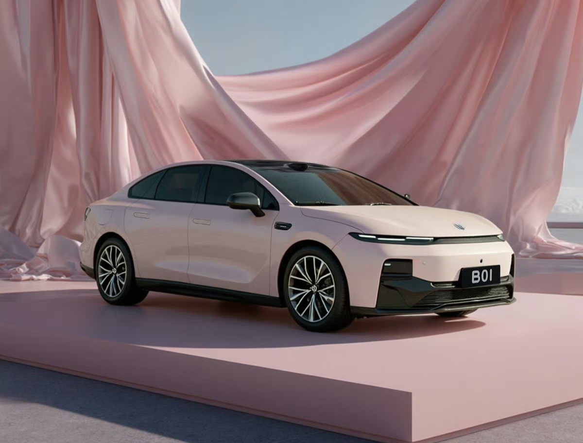 В Китае представлен электроседан Leapmotor B01 с запасом хода до 650 км