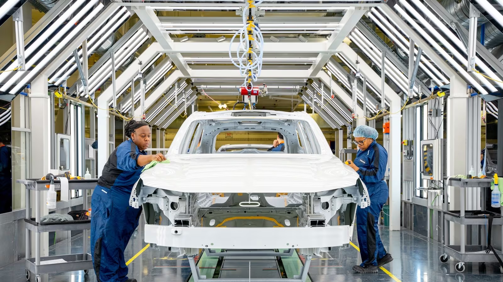 Volvo заявила о списании $1,2 млрд на фоне пошлин США и задержки EX90