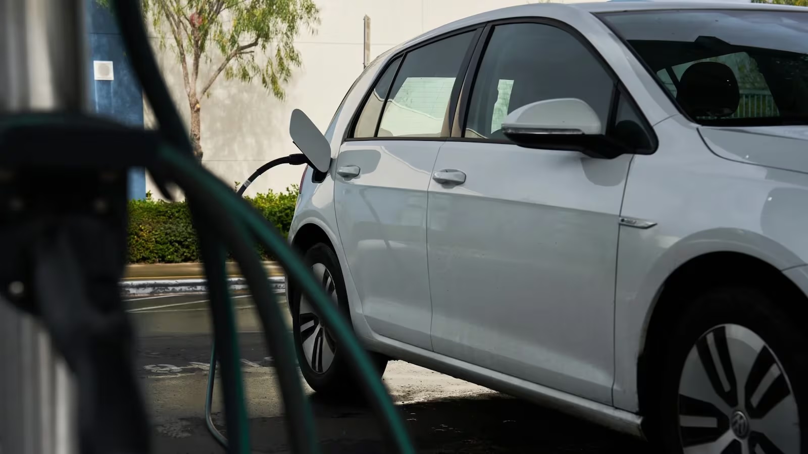 Автопроизводители ЕС считают недостижимыми цели по нулевым выбросам к 2035 году