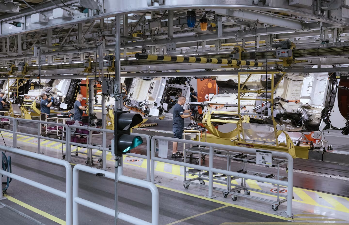 BMW представила iX3 с увеличенным запасом хода в ответ на конкуренцию с Tesla