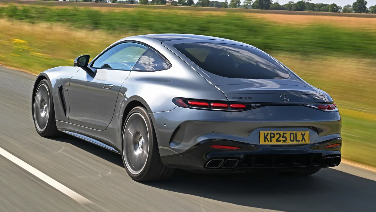 Обзор Mercedes-AMG GT 55: мощный V8, но недостаточно характерный