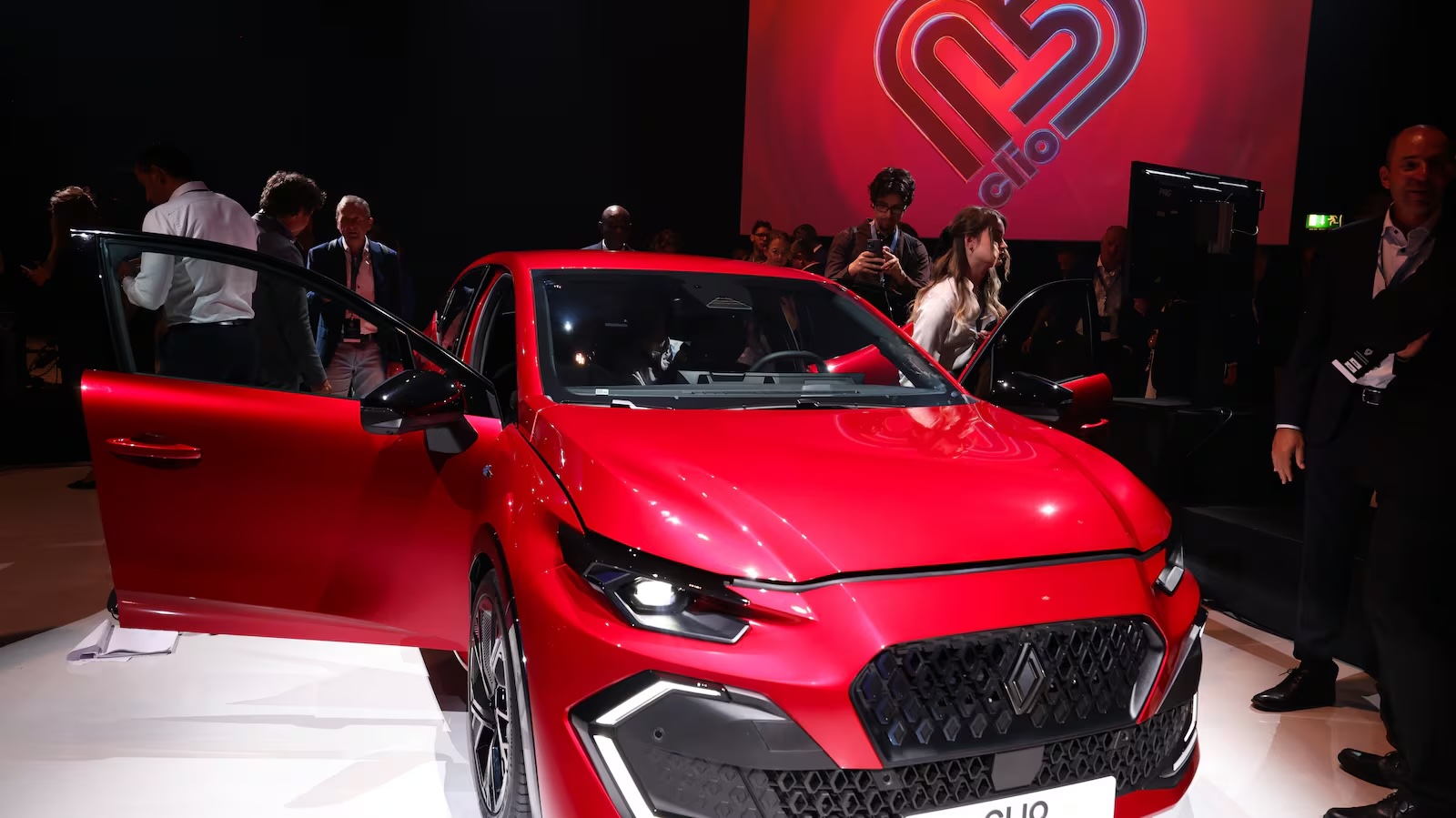 Renault планирует сократить 3 тыс. рабочих мест в рамках программы экономии