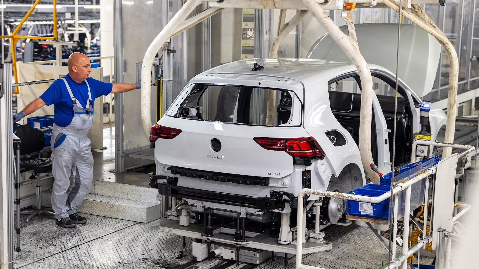 Volkswagen продолжит производство в Германии на следующей неделе