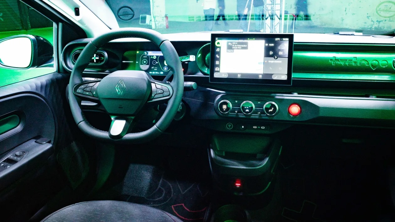 Renault представила новое электрическое Twingo — стильный городской хэтчбек по доступной цене