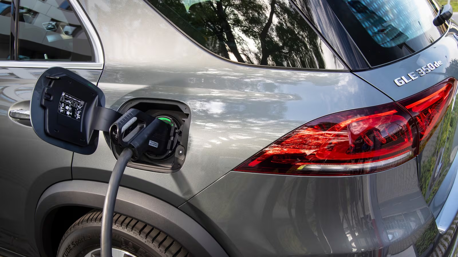 ЕС отменяет планы запрета продажи новых автомобилей с ДВС после 2035 года