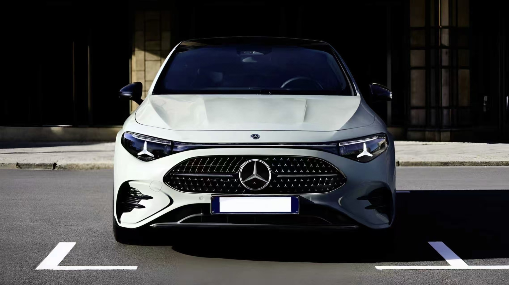 Mercedes-Benz CLA 220 2026 получит гибрид с двигателем Geely на 208 л. с.