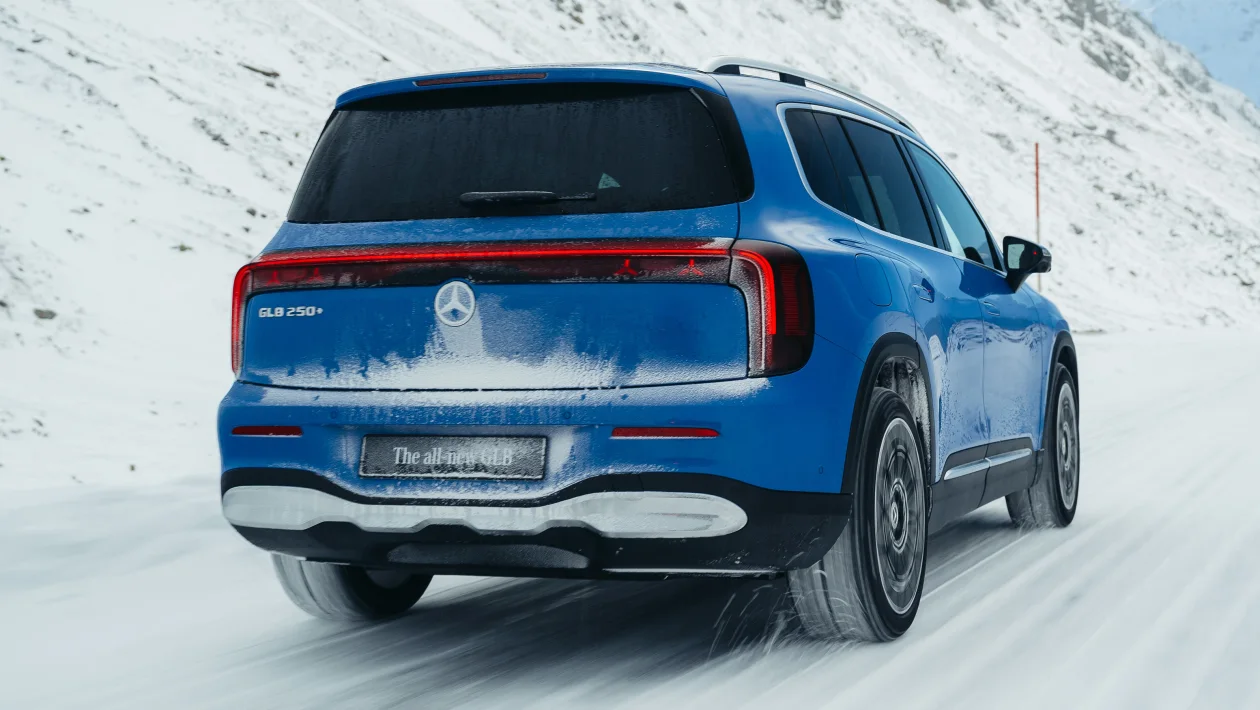 Новый Mercedes GLB представлен с увеличенным пространством и гибридными опциями