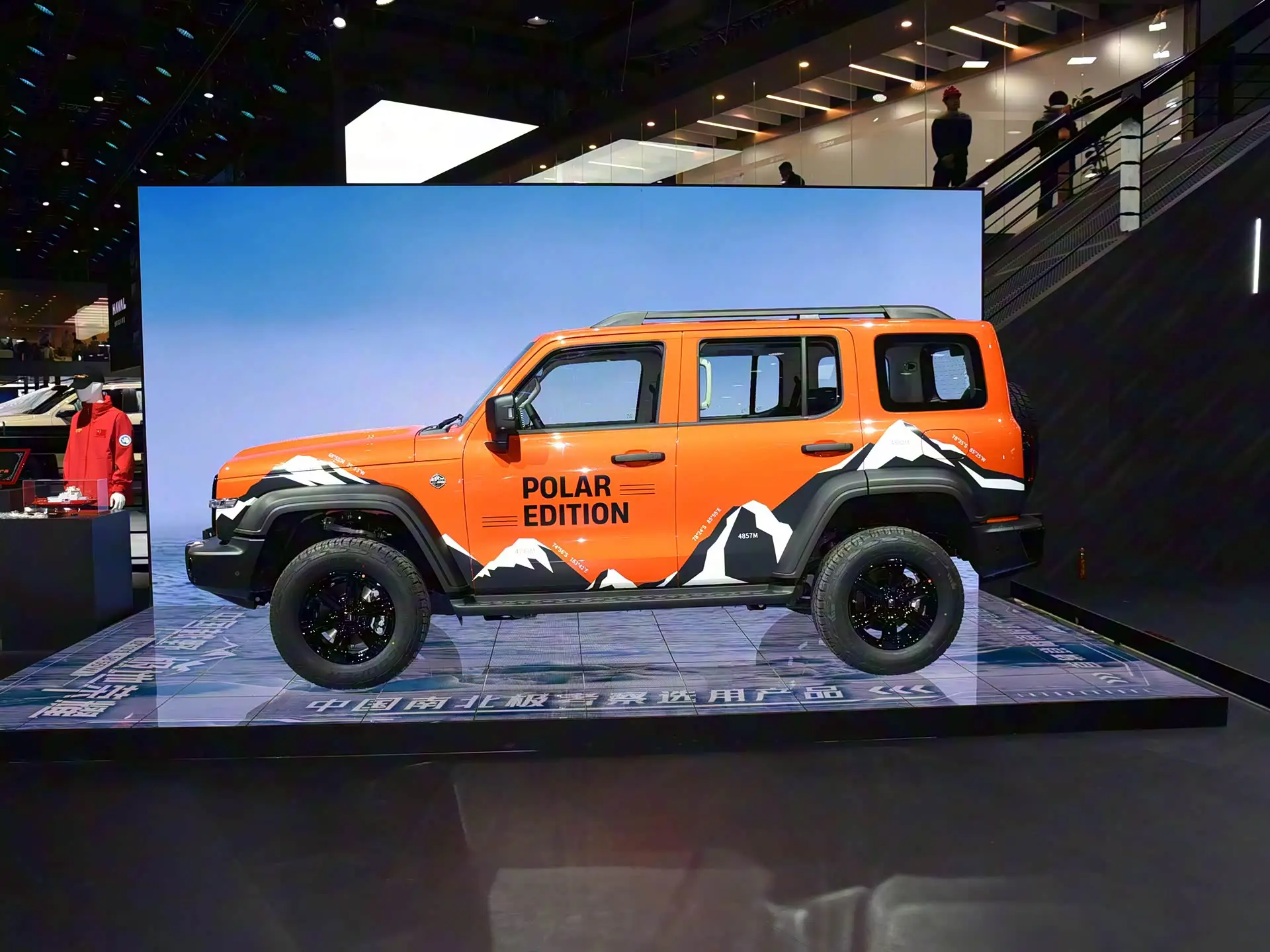 GWM представила ограниченную серию внедорожника Tank 300 Polar Edition