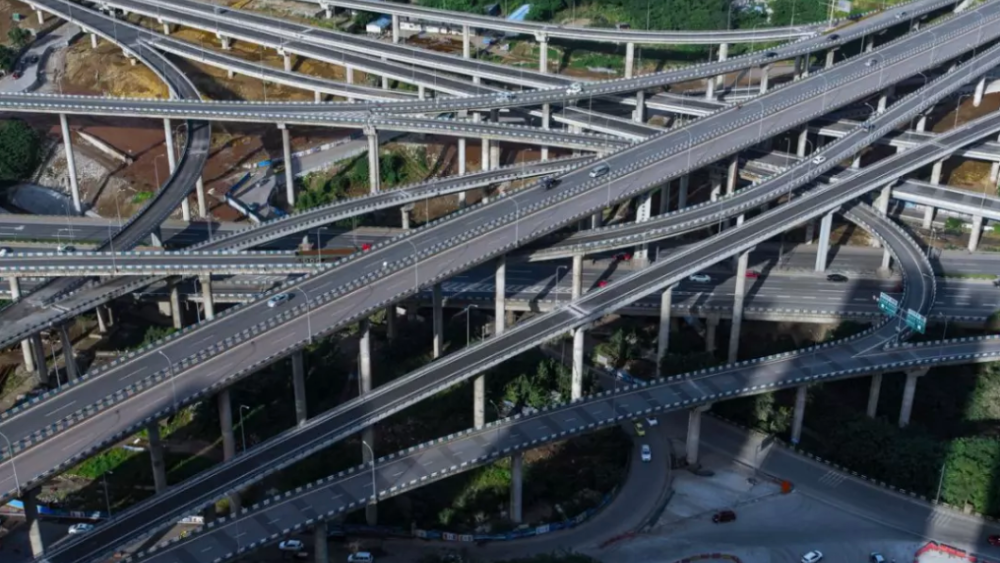 Китай выдал первые условные разрешения на L3 автономное вождение для Deepal SL03 и Arcfox S