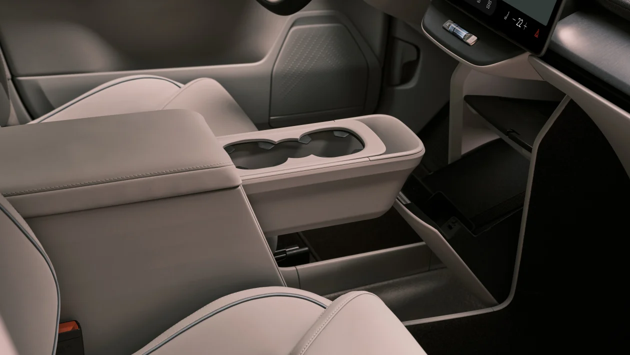 Volvo EX60: электрический кроссовер с запасом хода до 810 км