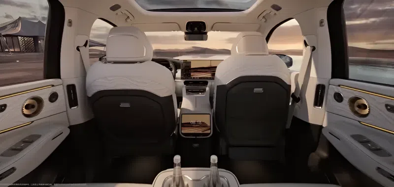 Zeekr показал интерьер гибридного внедорожника 8X перед запуском