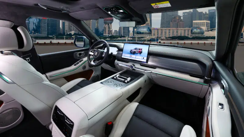 Great Wall представила в Китае люксовый внедорожник Tank 700 с мощностью до 864 л.с.