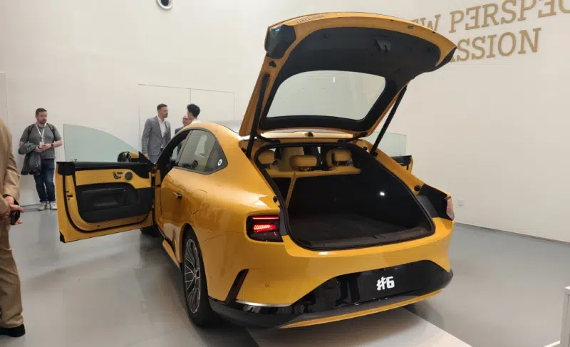 Smart #2 дебютировал с запасом хода 400 км и заявлением о конкурентах