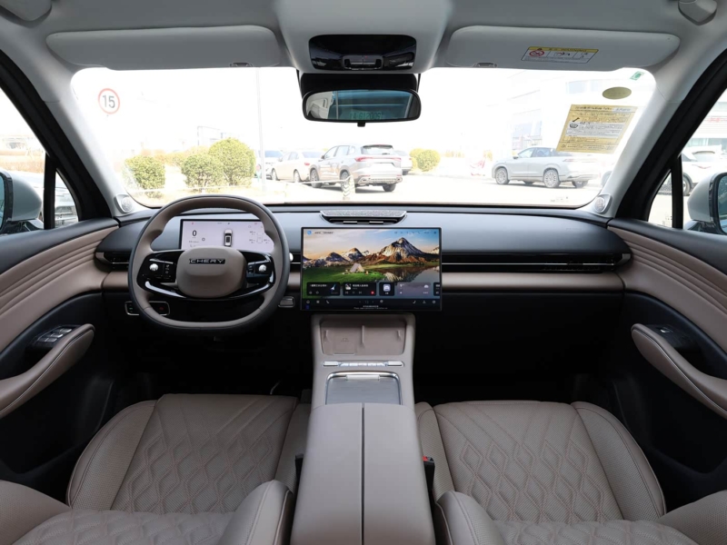 Chery представила Tiggo 7L с турбодвигателем 147 кВт и колёсной базой 2720 мм