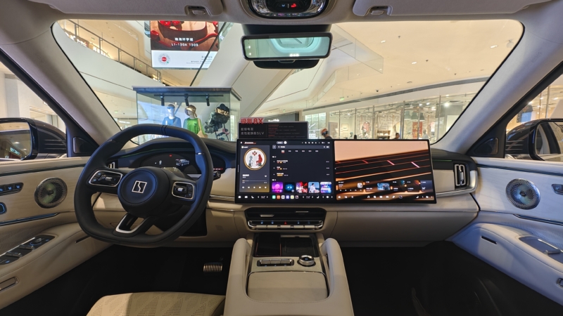 Zeekr 8X Ultra Plus представлен как мощный гибридный SUV с выходом в Европу к 2026 году