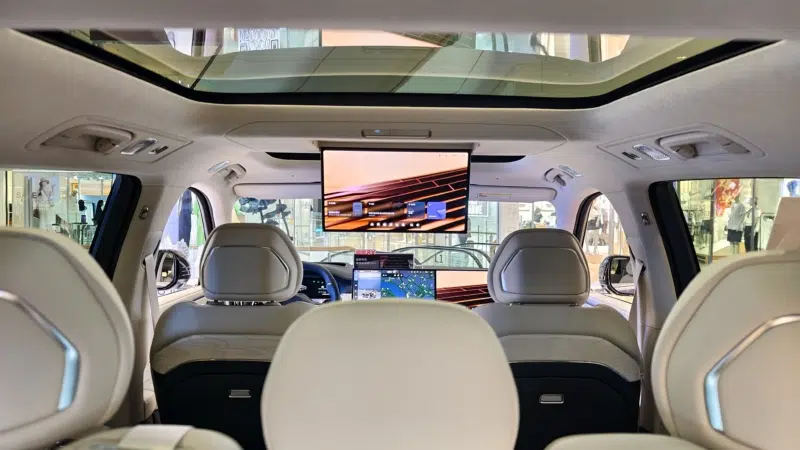 Zeekr 8X Ultra Plus представлен как мощный гибридный SUV с выходом в Европу к 2026 году