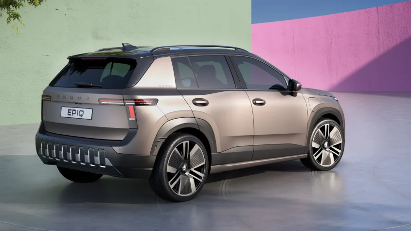 Skoda раскрыла детали интерьера нового электрокроссовера Epiq