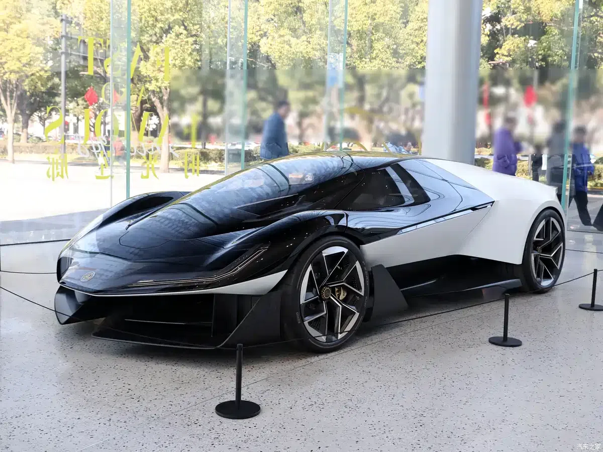 Lotus представит гибридный суперкар с V8 мощностью свыше 1000 л.с. к 2028 году