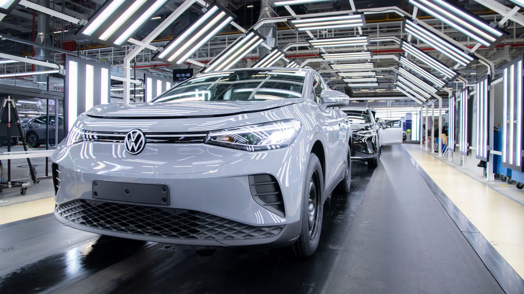 Рабочий совет Volkswagen проведет собрания с гендиректором компании из-за угрозы сокращений
