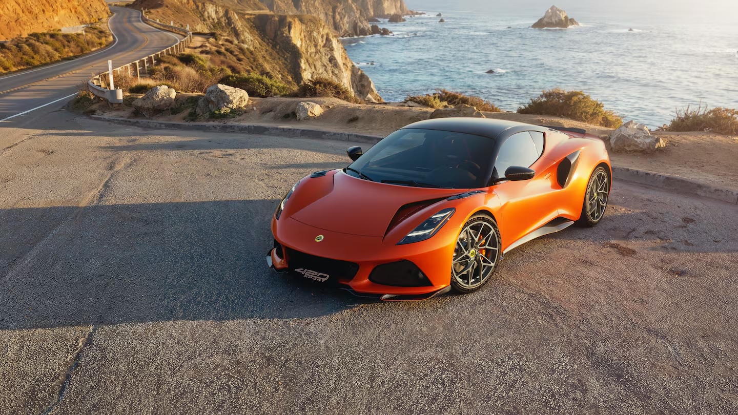 Lotus Emira 420 Sport 2027 года: восторженные отзывы после тест-драйва на треке