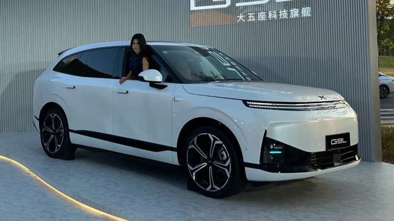 В Китае перед стартом продаж Xpeng G9L выставили в 119 автосалонах
