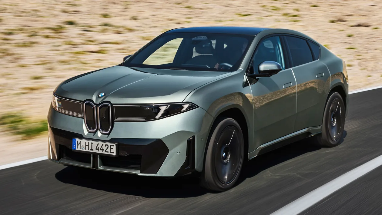 BMW представила электрический кроссовер iX4 с запасом хода до 827 км